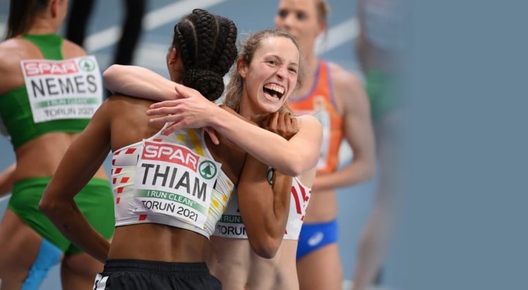 Unieke Belgische dubbelslag op EK atletiek indoor: Nafi Thiam en Noor Vidts pakken goud en zilver op vijfkamp
