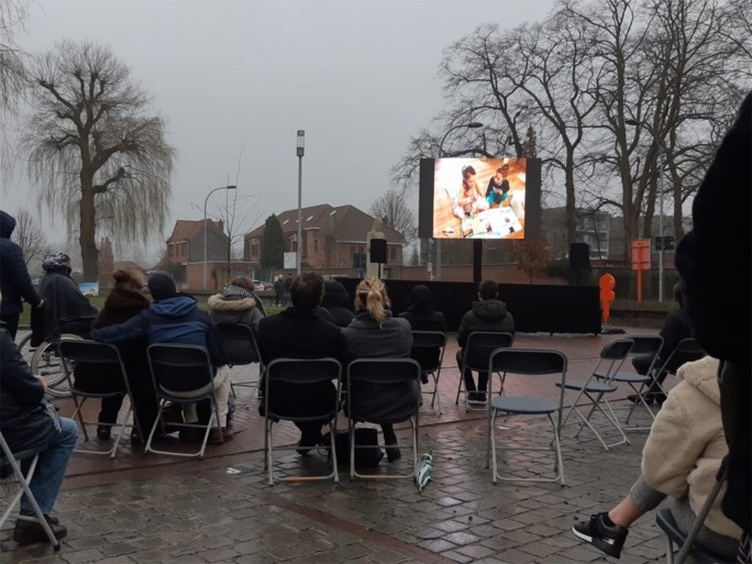 Afscheid van verongelukte Loes (7): “Jij kon mensen betoveren, gewoon door te zijn”