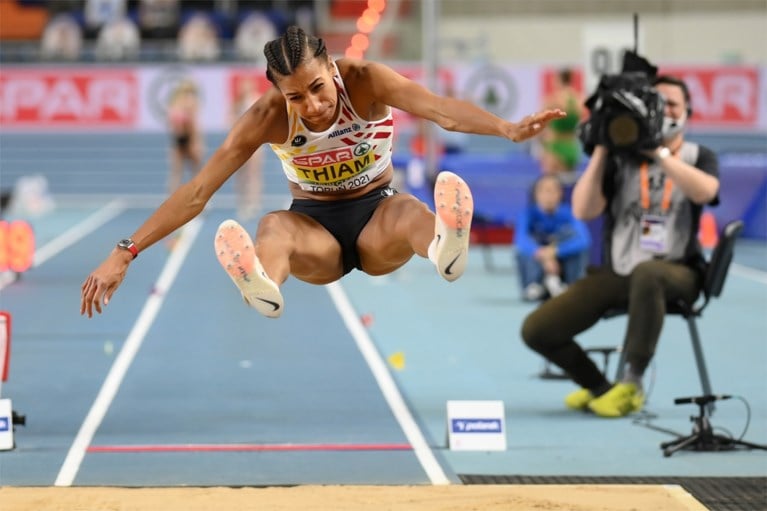 Unieke Belgische dubbelslag op EK atletiek indoor: Nafi Thiam en Noor Vidts pakken goud en zilver op vijfkamp
