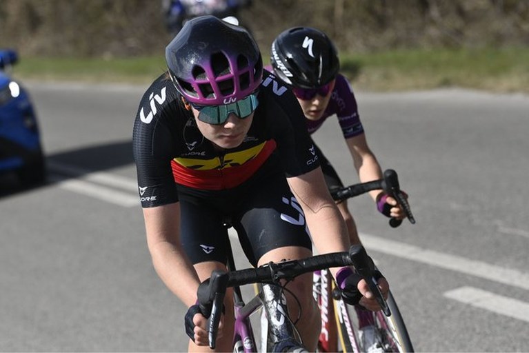 Pech op het slechtste moment nekt Lotte Kopecky, Chantal Blaak verzilvert Nederlands overwicht in Strade Bianche