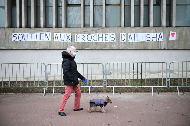 Stille tocht in Parijs voor meisje (14) dat in Seine werd gedumpt door schoolgenoten