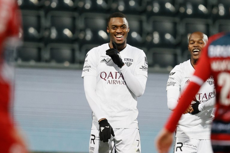Ngoy leidt de weg: Eupen neemt afstand van kansloos Kortrijk na een kanonskogel