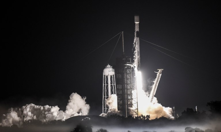 SpaceX lanceert succesvol nieuw pakket Starlink-satellieten