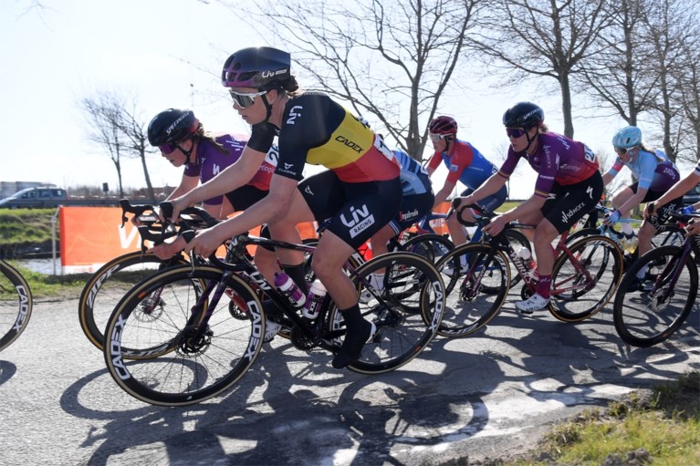 D’hoore en Kopecky hopen dat die eerste Parijs-Roubaix nu wel doorgaat: “Alle vrouwen bidden om te rijden in de Hel”