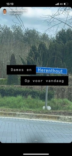 Yenthe (23) verzint woordgrapjes op zijn tractor, nu is hij een hit op sociale media