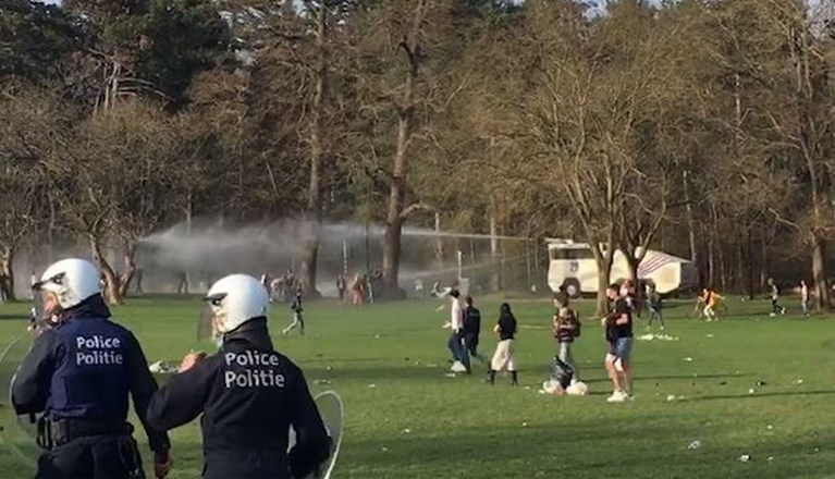 Aprilgrap ‘La Boum’ loopt uit de hand in Ter Kamerenbos: zeker 34 gewonden, 22 arrestaties