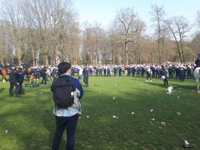 Aprilgrap ‘La Boum’ loopt uit de hand in Ter Kamerenbos: zeker 34 gewonden, 22 arrestaties