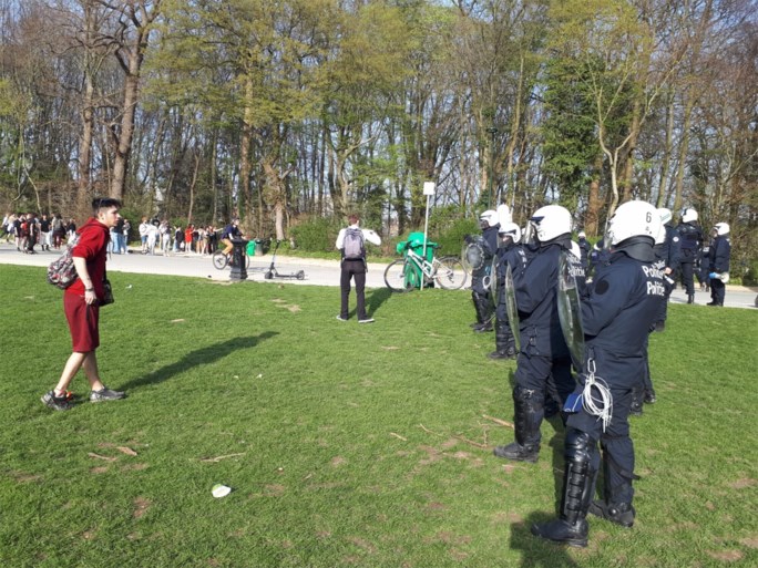 Aprilgrap ‘La Boum’ loopt uit de hand in Ter Kamerenbos: zeker 34 gewonden, 22 arrestaties