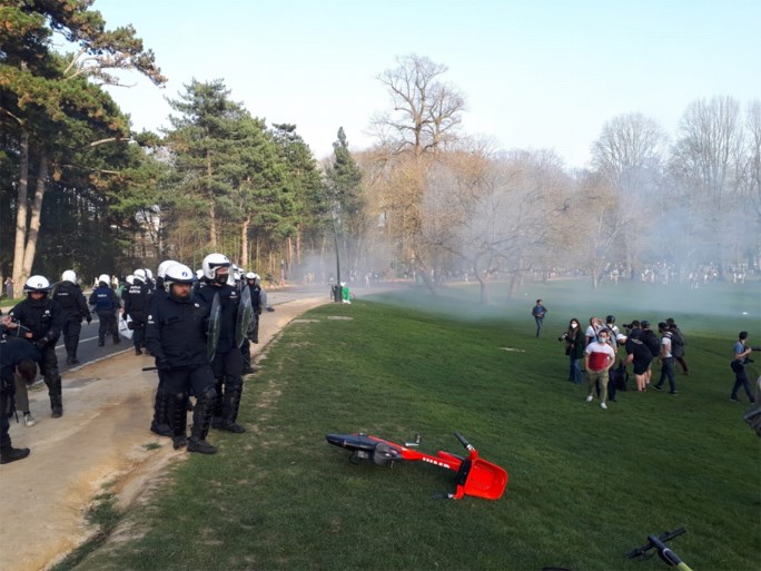 Aprilgrap ‘La Boum’ loopt uit de hand in Ter Kamerenbos: zeker 34 gewonden, 22 arrestaties
