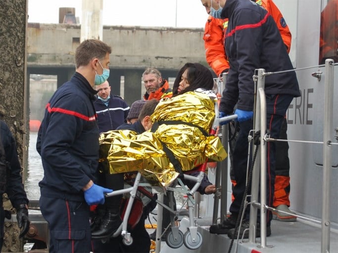 Acht boten met 159 migranten gered voor Franse kust