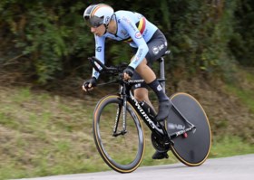 Wielertalent Uijtdebroeks imponeert in De Container Cup: “Op stage heeft Schachmann mij ook al getest”