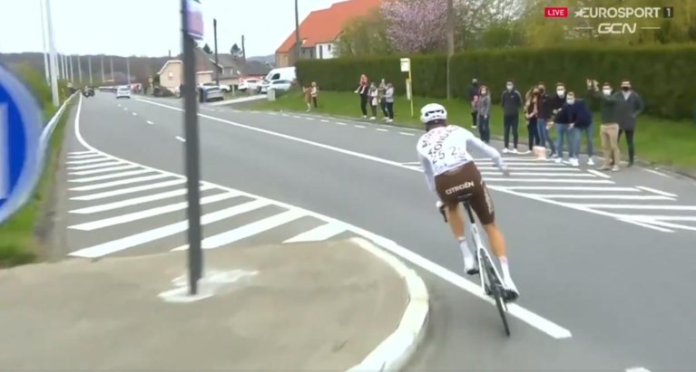 Renners zetten druk op regelgeving, UCI houdt voet bij stuk: “Genoeg tijd gehad om zich aan te passen aan nieuwe regels”