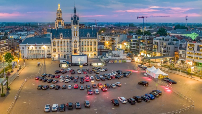 Drive-in cinema bij Volvo Trucks en op nieuwe locatie in De Pinte. Bezoekers mogen films kiezen