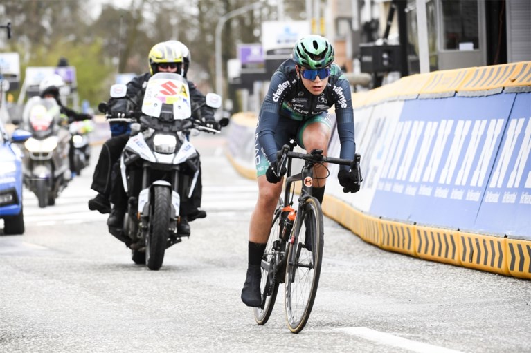 Nederlandse Lorena Wiebes wint eerste Scheldeprijs voor vrouwen na massaspurt: “Ik schrijf geschiedenis”