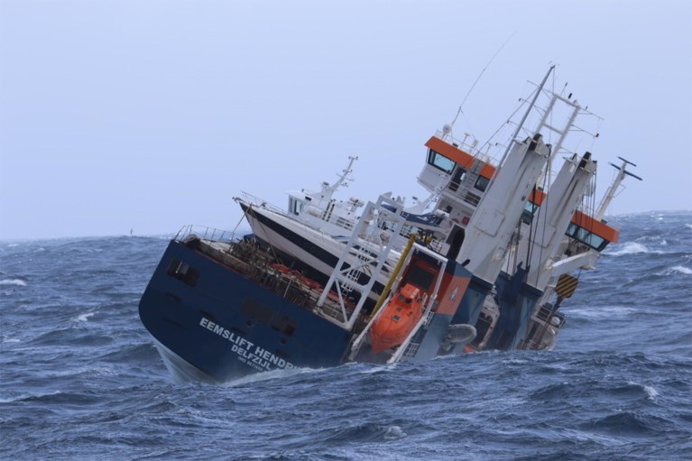Stuurloos Nederlands schip in Noorwegen beveiligd