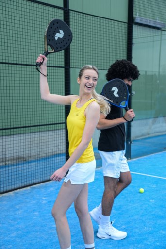 Stijlvol op het padelterrein met dit Belgische merk