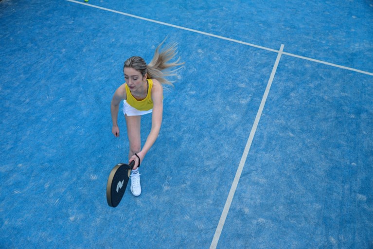 Stijlvol op het padelterrein met dit Belgische merk