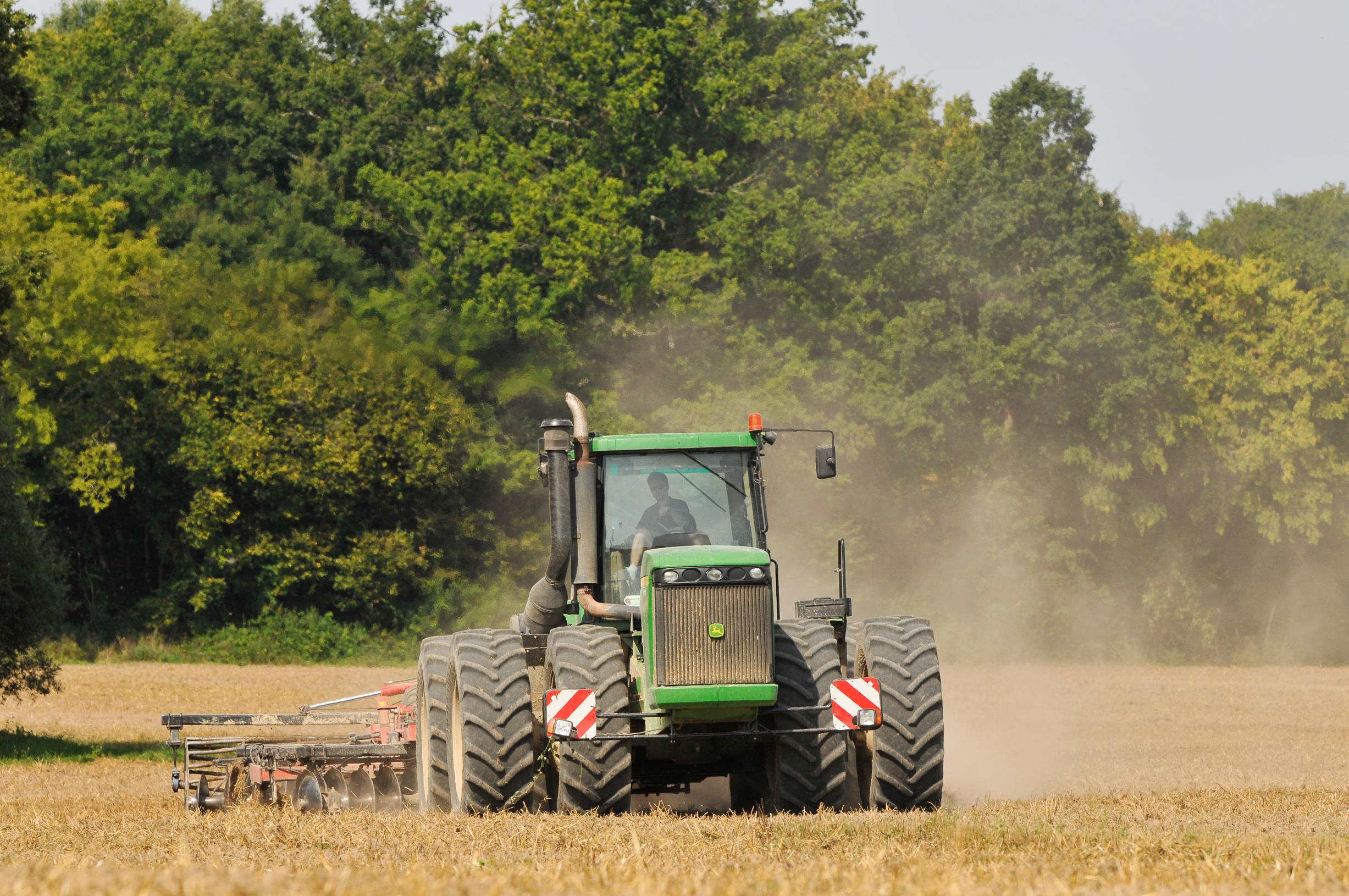 Jonge boeren voeren dinsdag actie met tractoren in Kortessem (Kortessem) Het Nieuwsblad Mobile foto afbeelding