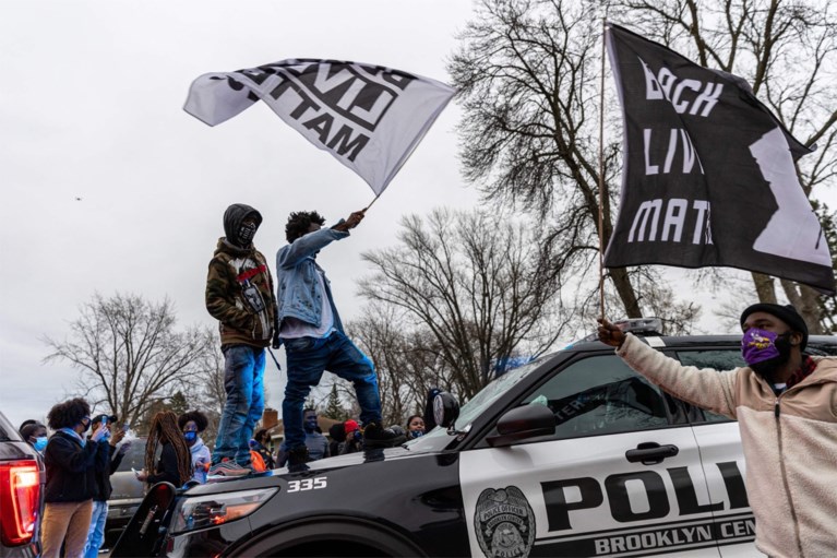Avondklok in Minneapolis na dood zwarte jongeman