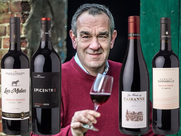 Onze wijnkenner Alain Bloeykens selecteert vier flessen rode wijn voor bij de eerste | Het