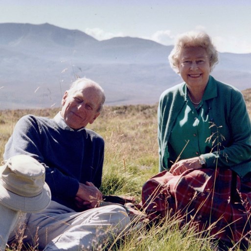 Britse koningin deelt privéfoto’s van haar en prins Philip