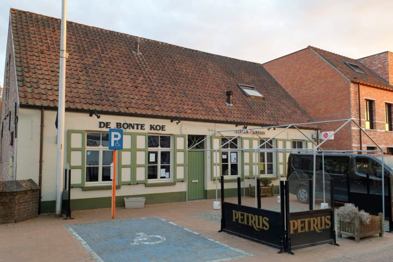 Pintje op 8 mei in Lochristi? Van ‘pure Kafka’ tot ‘we overkappen alles’