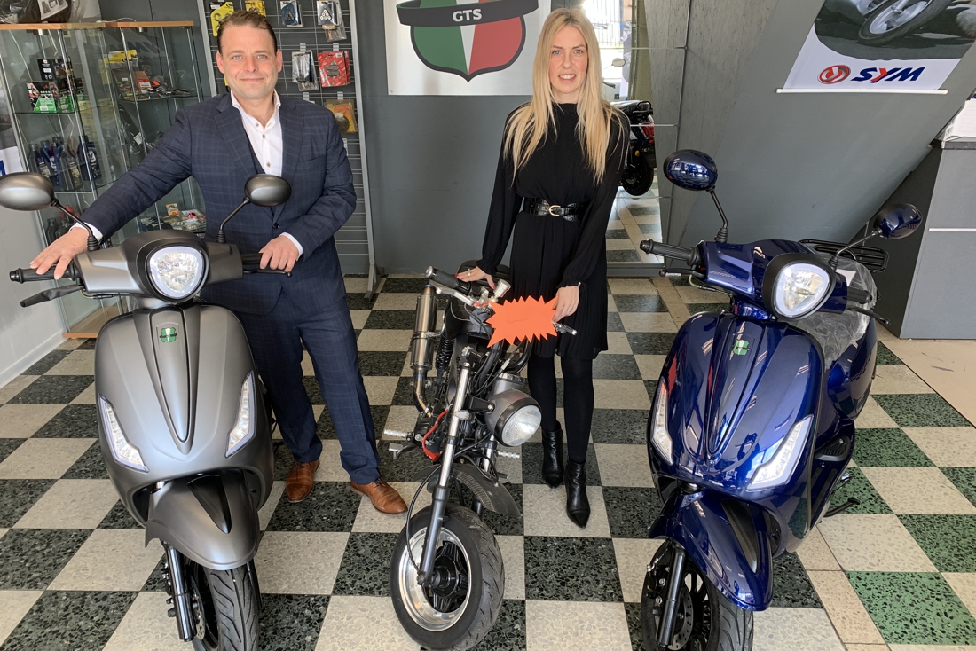 Vroegere brommerwinkel van ouders van Dimitri Vegas en Like Mike opent  opnieuw de deuren (Willebroek) | Het Nieuwsblad Mobile