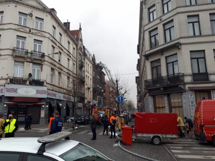 Zware brand in Anderlecht: lichaam aangetroffen in huis - vier personen, onder wie kind, vechten nog voor hun leven