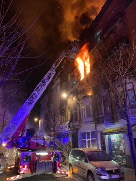 Zware brand in Anderlecht: lichaam aangetroffen in huis - vier personen, onder wie kind, vechten nog voor hun leven