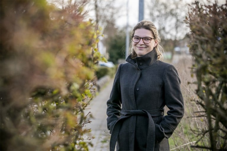 Ellen (25) vertelt aan Kristel Verbeke in ‘Zorgen voor mama’ over leven in armoede: “Ik ben te trots om te leven van een uitkering”
