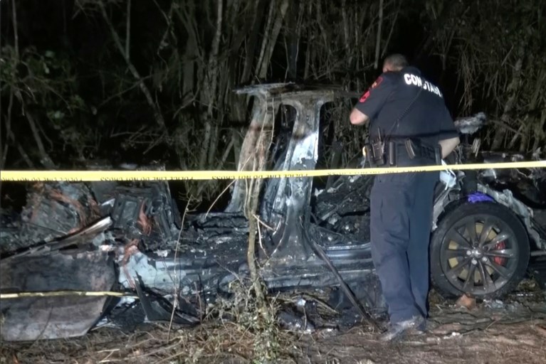 Elon Musk: “Automatische piloot stond niet aan tijdens dodelijk ongeval”, politie plant huiszoeking bij Tesla