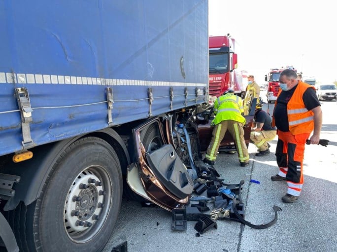 Moeder met baby geklemd tussen twee vrachtwagens bij ernstig ongeval op Antwerpse Ring