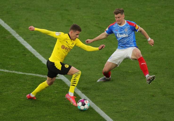 Borussia Dortmund plaatst zich na doelpuntenkermis voor finale Duitse beker (en daar heeft het Haaland zelfs niet voor nodig)