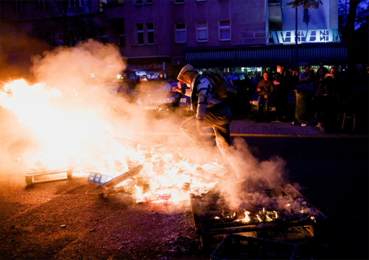 Manifestaties in Berlijn draaien uit op geweld tegen de politie: 240 arrestaties