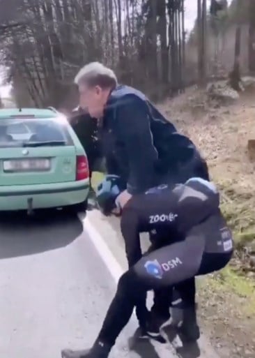 Ploegmakker van Tiesj Benoot vecht robbertje uit met automobilist na verkeersongeval