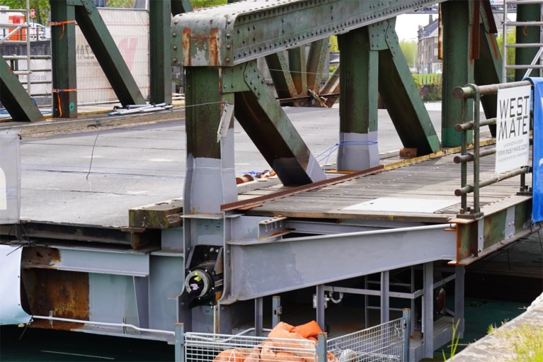 Nog eventjes geduld: na half jaar files is Meulestedebrug bijna hersteld