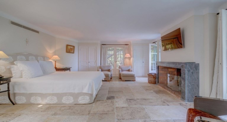 Check spelling or type a new query. Gert Verhulst Saint Tropez : 28 500 Euro Per Week Voor Villa Van Gert Verhulst Decadent Het Nieuwsblad Mobile