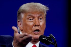Donald Trump blijft niet welkom op Facebook, maar sociale netwerk moet beslissing binnen de zes maanden herbekijken