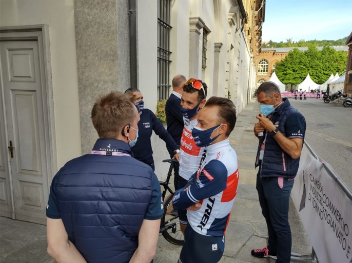 Ploegvoorstelling Giro: Remco Evenepoel maakt zijn opwachting en is vooral blij dat hij op het podium mag staan