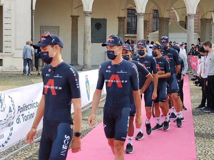 Ploegvoorstelling Giro: Remco Evenepoel maakt zijn opwachting en is vooral blij dat hij op het podium mag staan