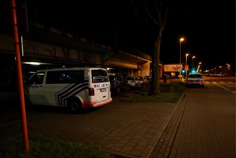 Twee voertuigen in Gentbrugge in brand gestoken: “Verdachte gearresteerd”
