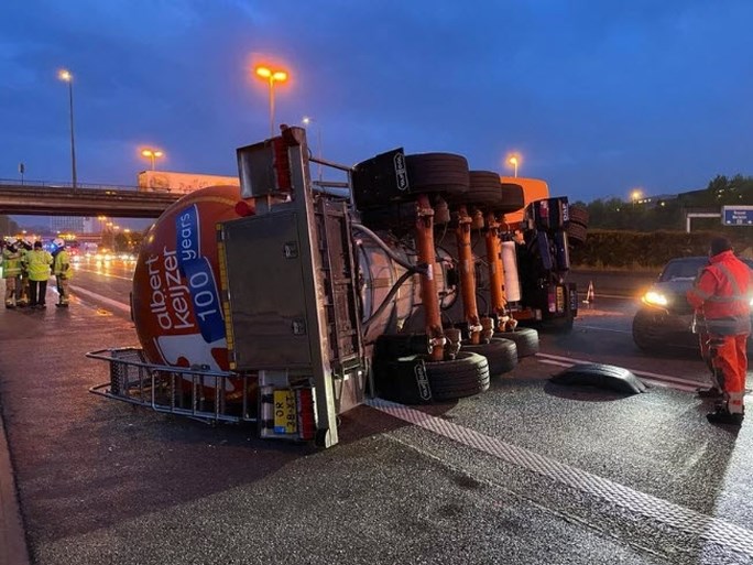 Minderjarige jongen veroorzaakt ongeval op Antwerpse Ring: urenlange verkeershinder