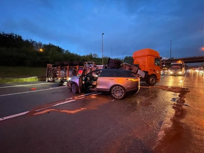 Minderjarige jongen veroorzaakt ongeval op Antwerpse Ring: urenlange verkeershinder