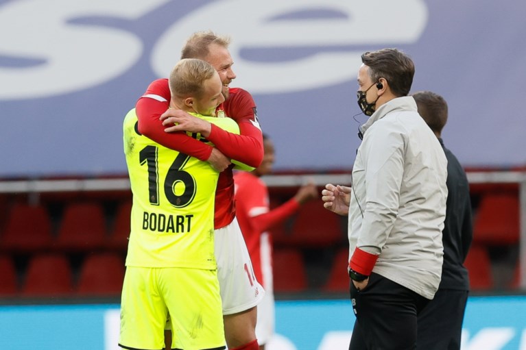 Standard buigt achterstand nog helemaal om en wipt in Europe play-offs over AA Gent, dat weer een penalty mist