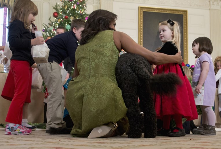 Familie-Obama rouwt om trouwe viervoeter: “Hij was exact wat we nodig hadden, en meer dan we ooit konden verwachten”