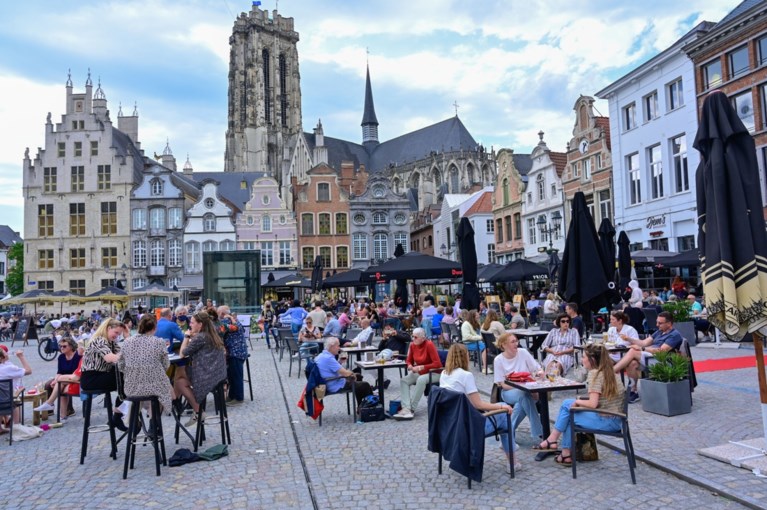 Ook zondag gezelligheid alom op Mechelse terrasjes: “Zalig gevoel, ondanks de drukte”