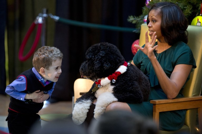 Familie-Obama rouwt om trouwe viervoeter: “Hij was exact wat we nodig hadden, en meer dan we ooit konden verwachten”