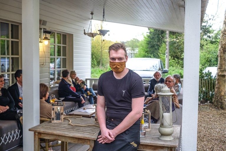 Gezellige drukte op Bonheidense terrassen, maar regen zet ook domper op de vreugde