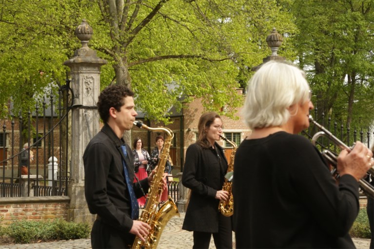 Harmonie Labore et Constantia verrast parkwandelaars