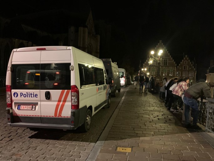Zeven arrestaties en één mondmaskerboete: politie bleef mild op eerste terrasdag in Gent